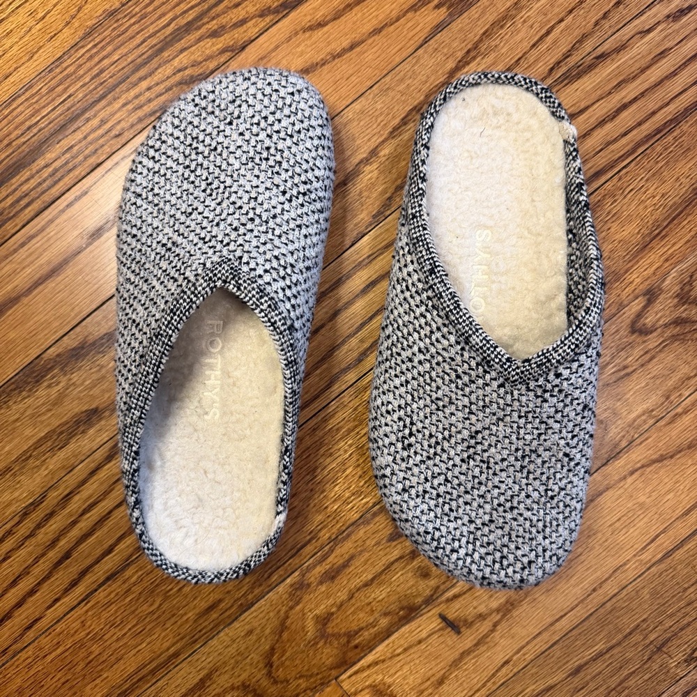 Women’s Rothy’s The Cozy Clog, size: 6 - Picture 2 of 5